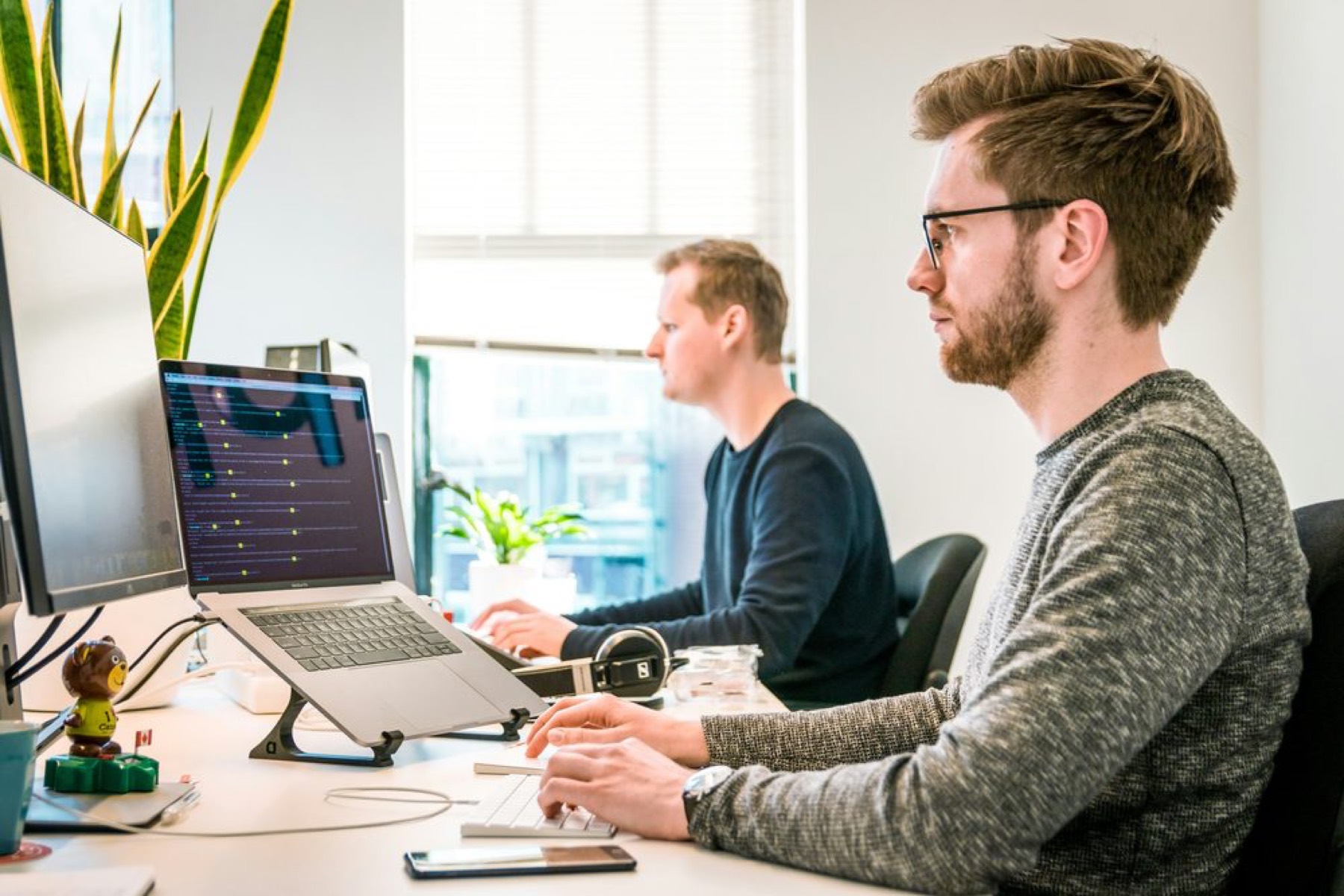 Dreamers working with AI-assisted tools